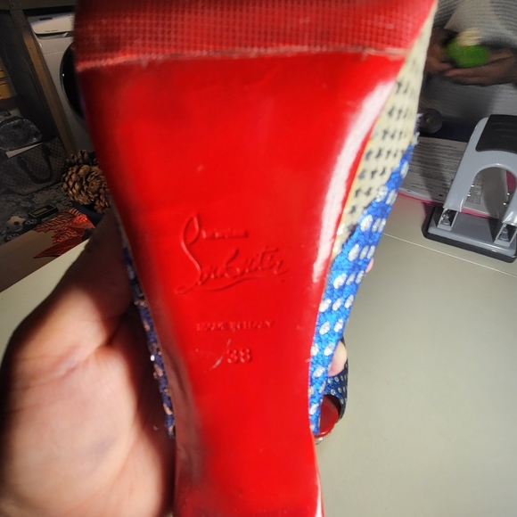 Christian Louboutin - Picture 6 of 12